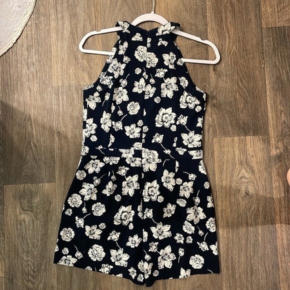 Ann Taylor Romper - Picture 2 of 3